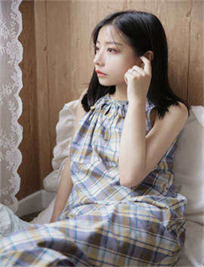 边吃奶边日